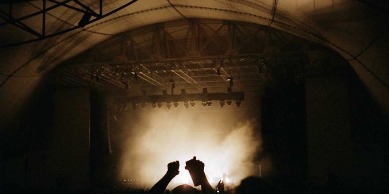 情感咨询与恋爱指导:专业婚恋服务如何为现代人的情感关系保驾护航