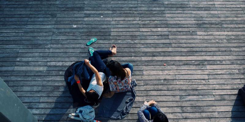 职场高压人群如何通过情感咨询实现婚姻修复：平衡事业野心与亲密关系维护